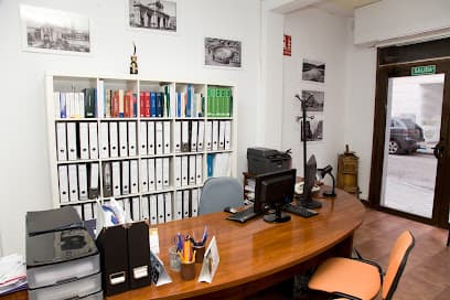 Foto de Gestoría en Usera - Usera Asesores - Usera Abogados