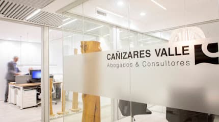 Foto de CAÑIZARES VALLE Abogados & Consultores- Asesoría integral y compraventa de farmacias.